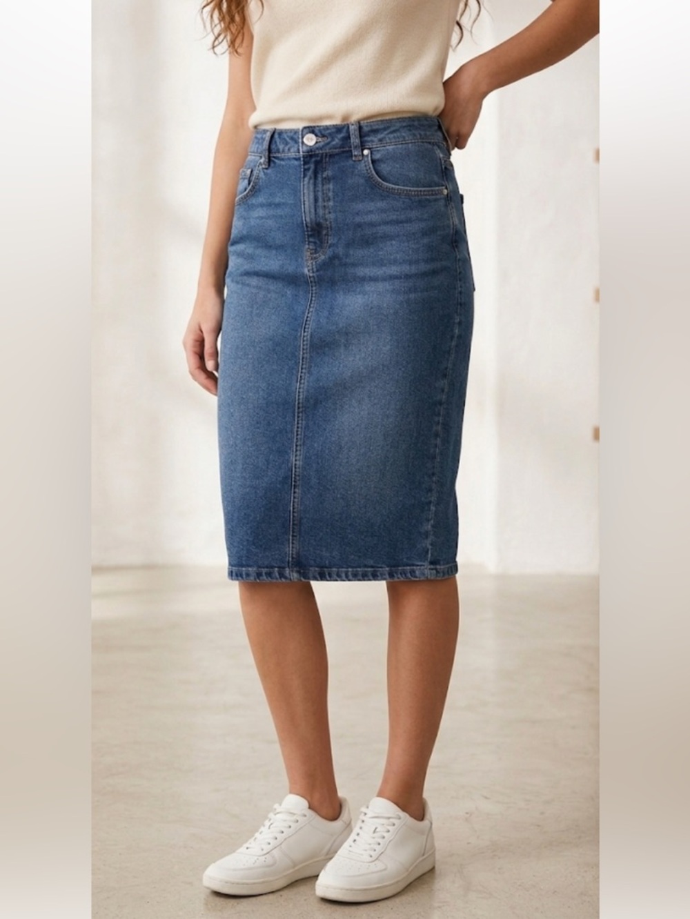 Anthropologie Picro Back Slit Midwash Blue Denim Pencil Skirt size 8